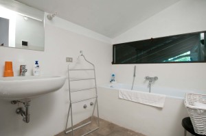 Bathroom suite room - Cascina rosa b&b, bed and breakfast in Monferrato