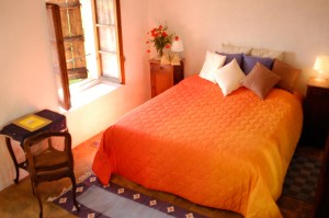 Rose rosse room - Cascina rosa b&b, bed and breakfast in Monferrato