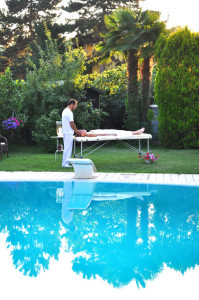 Massaggio rilassante a bordo piscina - Cascina rosa b&b
